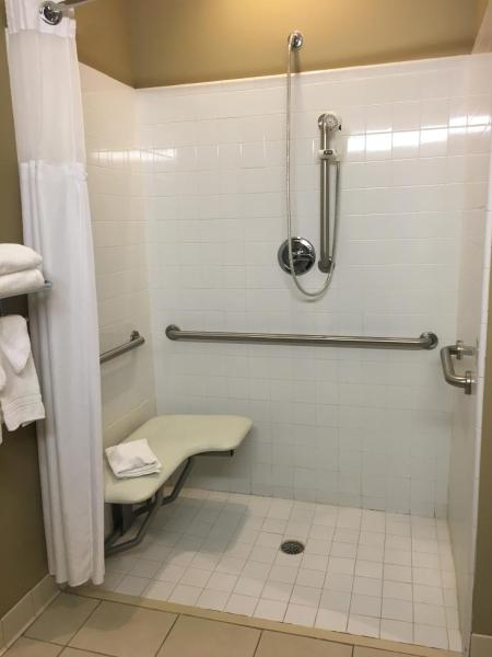 Foto 3: Microtel by Wyndham Perry National Fairground Area I-75