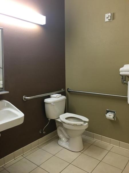 Foto 4: Microtel by Wyndham Perry National Fairground Area I-75