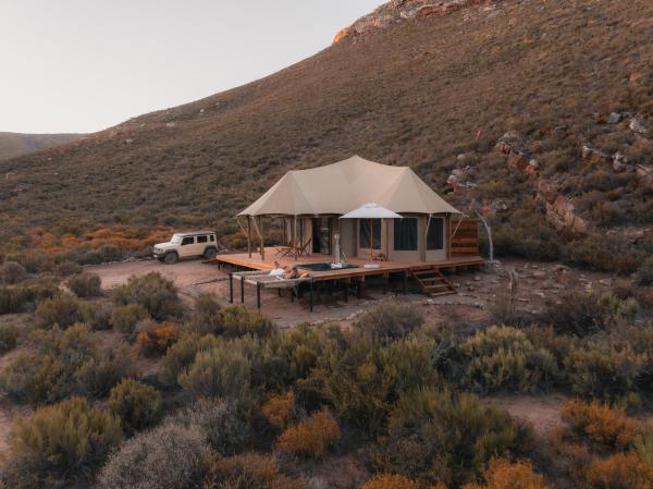Na foto é possível ver o objeto Elements Luxury Tent localizado na cidade de Goedgemoed.