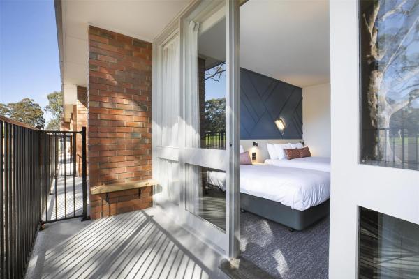 Billede 8: Nightcap at Sandown Park Hotel
