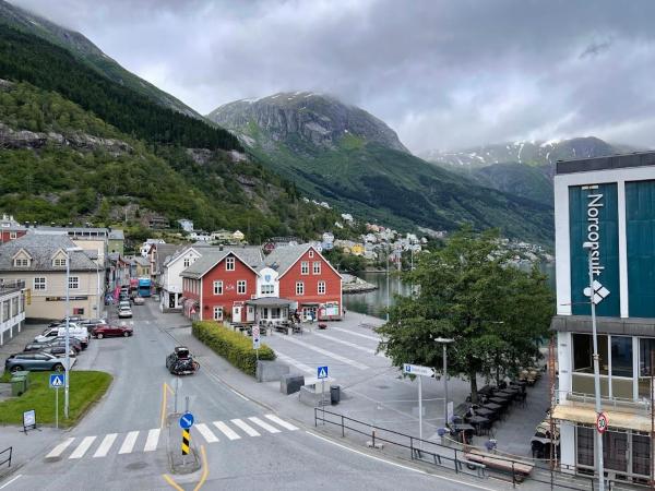 Auf dem Foto ist das Objekt Nyrenovert leilighet med 3 soverom i Odda sentrum in der Stadt Odda zu sehen.