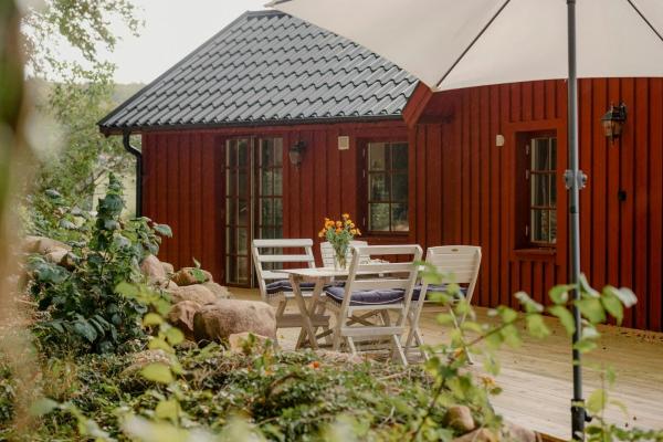 Na zdjęciu widoczny jest obiekt Quaint Barn Nestled Between Sea And Forest położony w mieście Ängalag.