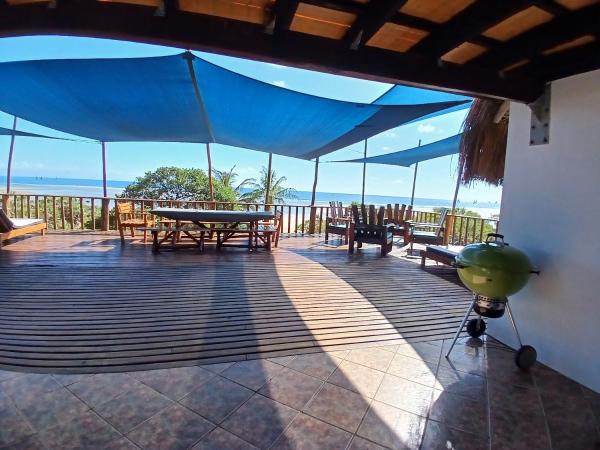 写真にはMagila市にあるSeadeck, Barra Mozambiqueが写っています。