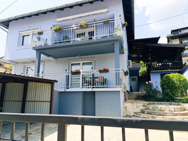 Na fotografii je vidět objekt Apartman Lavanda nacházející se ve městě Jajce.