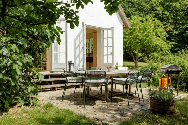 A la foto es mostra l'objecte Stay In Fisher's House In Forest By Lake situat a la ciutat de Øster Ulslev.