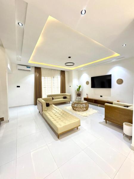 Oaksvale Homes, Enugu