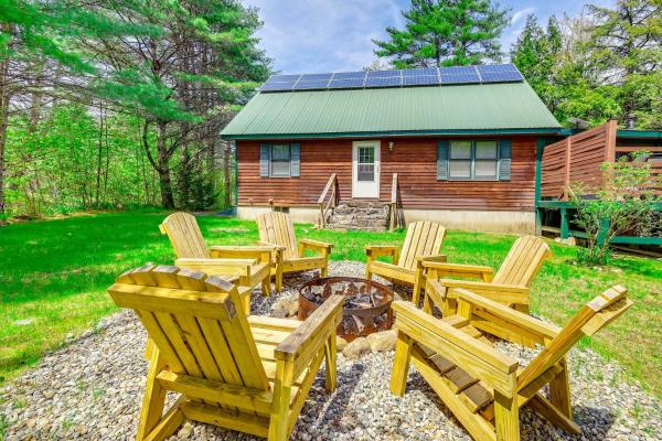 A la foto es mostra l'objecte Peaceful Family Cabin on Schroon River! situat a la ciutat de Warrensburg.
