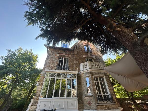 På billedet ses objektet Locavilla - Saint-Hilaire beliggende i byen Colombes.