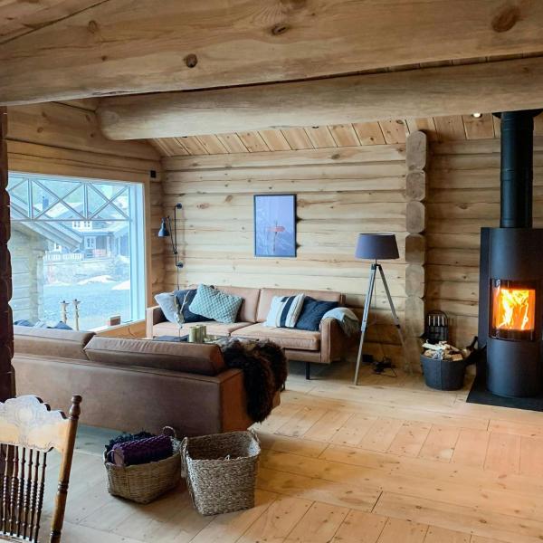På billedet ses objektet Luxury Log Cabin By Hardangervidda beliggende i byen Sønstebø.