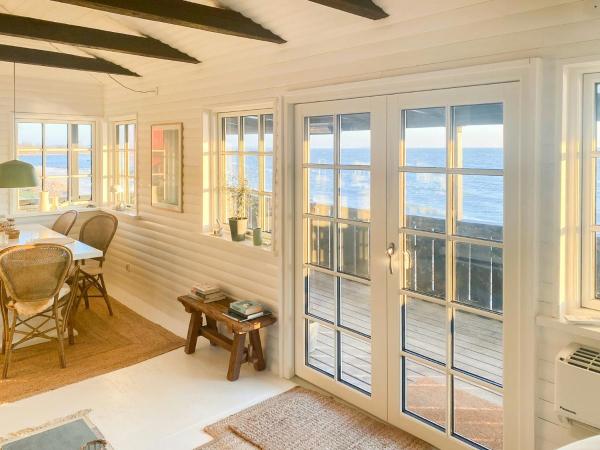 Na fotografii je vidět objekt Breathtaking Sea View At Dinestrup Beach nacházející se ve městě Flødstrup.