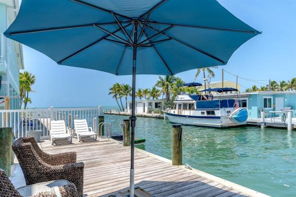Island Time - Luxury Waterfront Pool Home, 32' Dock - Caribbean