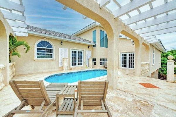 Reel Relaxin` - Luxury Waterfront Pool Home, 55' Dock - Caraïbes