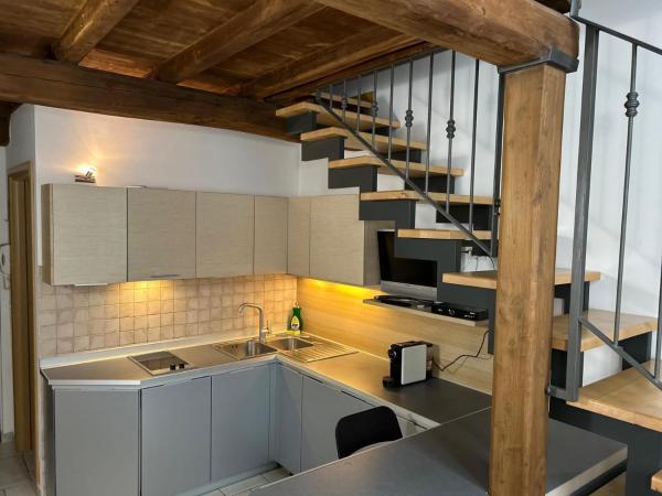 På billedet ses objektet Casa Vacanze Torre Viterbo beliggende i byen Viterbo.