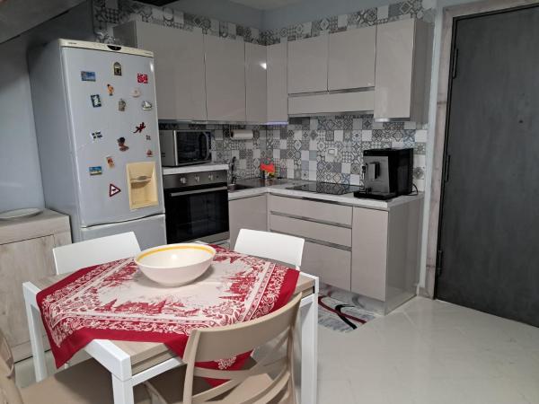 10elode House - Napoli