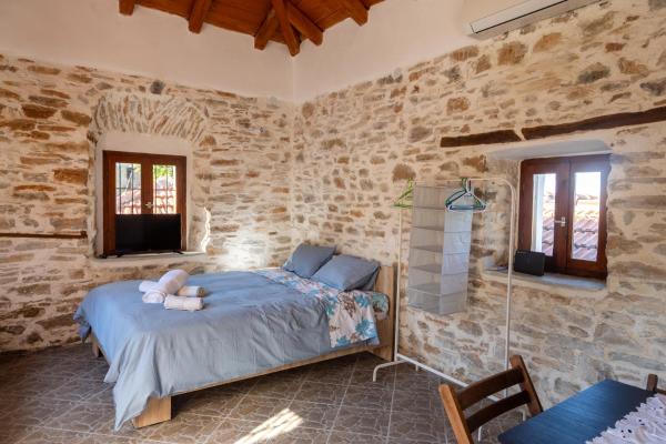 A la foto es mostra l'objecte The Pelion Hideaway situat a la ciutat de Kallithéa.