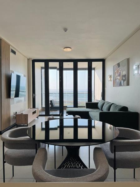 Accommodation Front - Breathtaking 4 sleeper with Sea Viewsの写真5