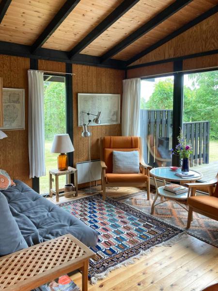 A la foto es mostra l'objecte Cozy 70'S Cottage In Ebeltoft With Large Garden situat a la ciutat de Ebeltoft.