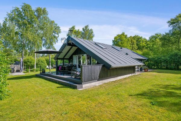 Family-friendly Holiday Home With Hot Tub And Guest Annex Near The Coast - Ebeltoft