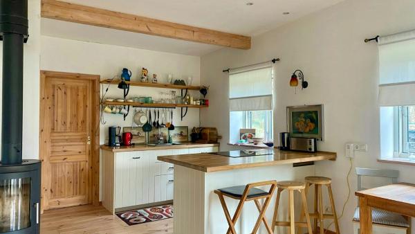 Na zdjęciu widoczny jest obiekt Holiday Home With Garden On Lake Jabel położony w mieście Damerow.
