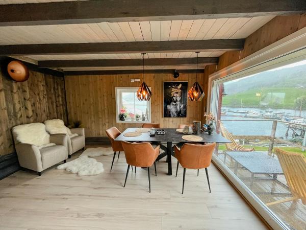 På billedet ses objektet Unique Modern Harbour Home In Valsøyfjord beliggende i byen Glerem.