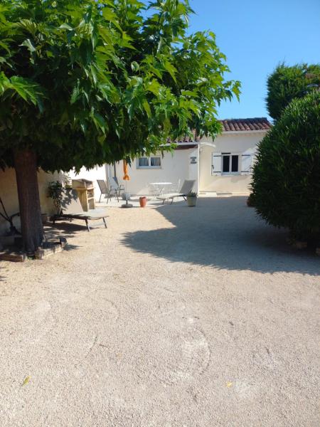 A la foto es mostra l'objecte Bienvenue en Provence situat a la ciutat de Monteux.