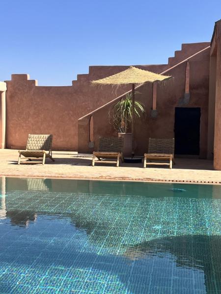 Na fotografii je vidět objekt Villa 4 chambres avec grande piscine privée nacházející se ve městě Douar Soukkane.