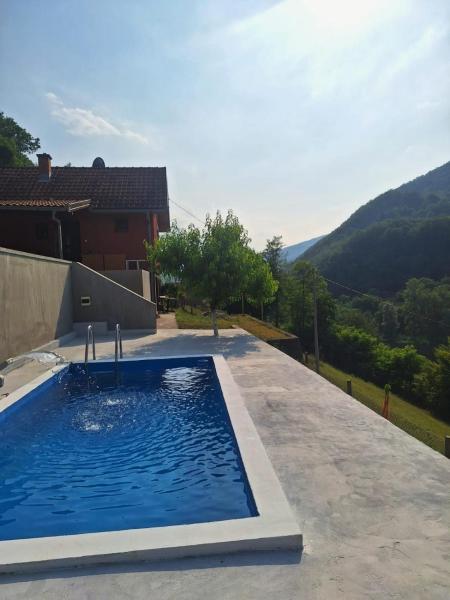 På billedet ses objektet Drina Vista beliggende i byen Rogačica.
