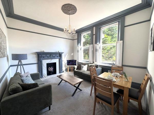 Spacious 2 Bed 2 Bath on Osborne Road, Windsor