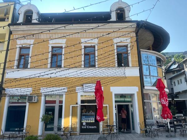 På billedet ses objektet Apartman Vinkov's center beliggende i byen Jajce.