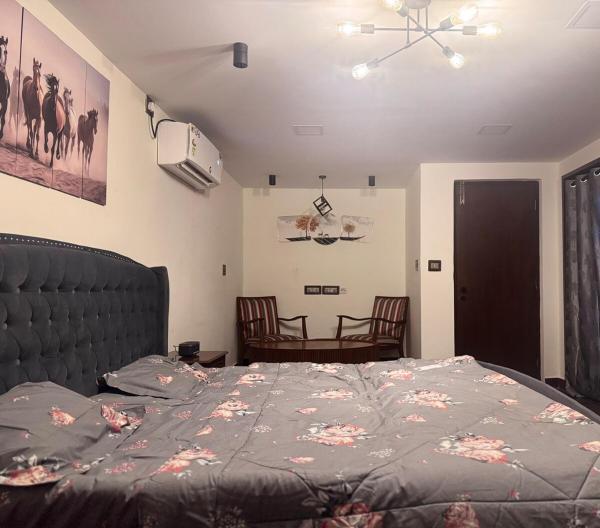 A la foto es mostra l'objecte The Den - A loft situat a la ciutat de Chennai.