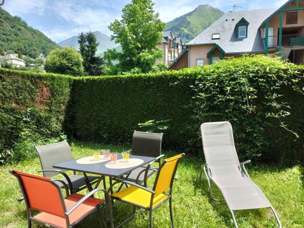 Nella foto è visibile l'oggetto jardin plein sud, vue montagne, proche Luz Saint Sauveur situato nella città di Vizos.