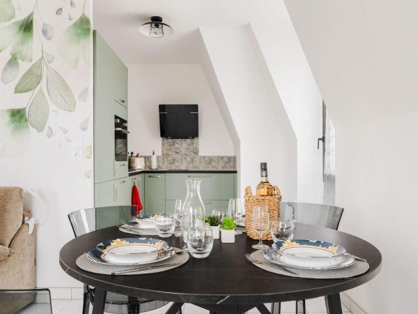Na fotografii je vidět objekt Apartment Résidence Echauguette-3 by Interhome nacházející se ve městě Dinard.