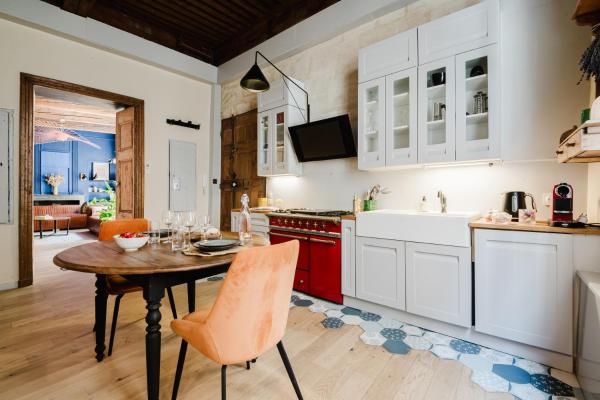 Фотография 5: Unique character apartment - heart of Avignon - quiet & charming