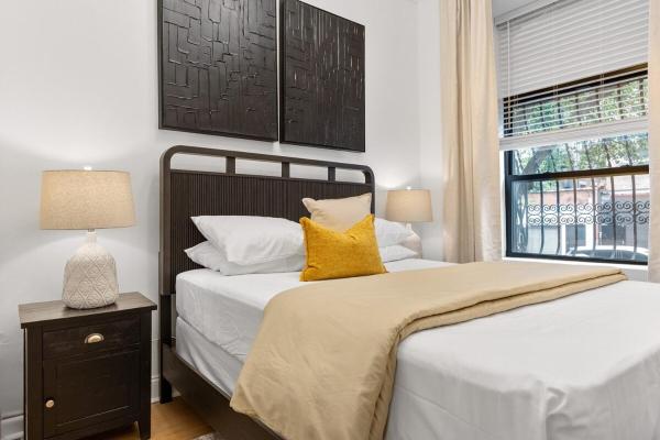 2br And 2ba In Historic Brownstone Near Subway - Nueva York
