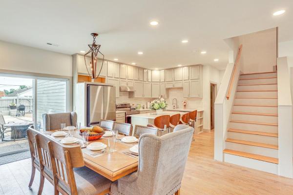 Nella foto è visibile l'oggetto 1 Mi to Downtown New Albany Home situato nella città di Georgetown.