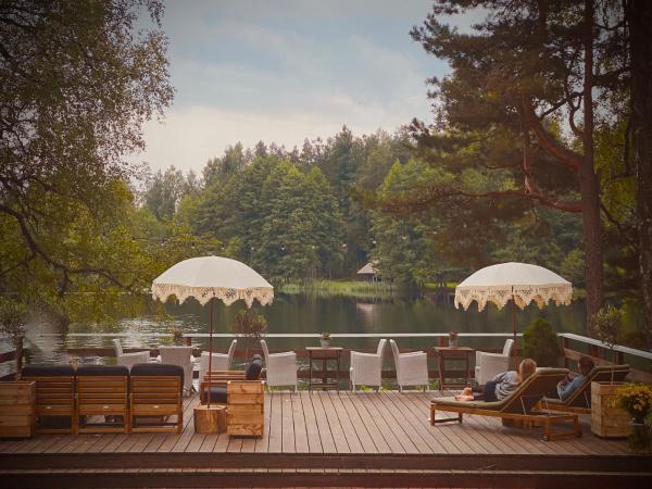 Saarjärve Villa Järve ääRes 28-le, 8 Magamistuba - Estonia