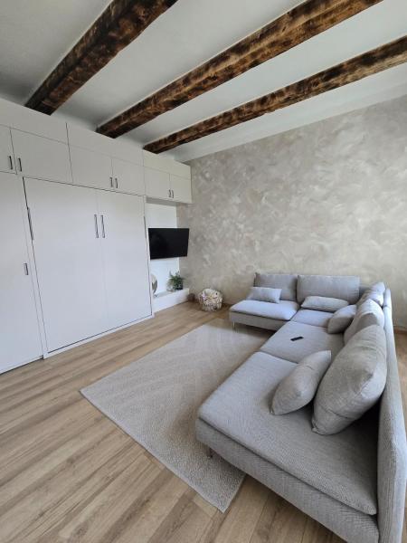 Φωτογραφία 1: Adele Place