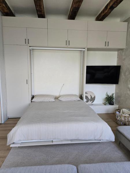 Φωτογραφία 8: Adele Place