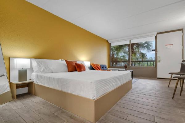 Bright and Cozy Stay by Disney w Free Parking Spot, Kissimmee