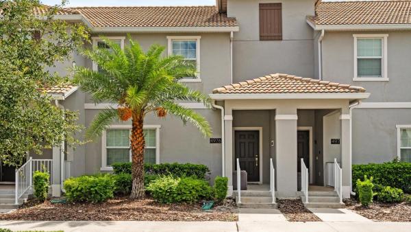 Summer in Style - 4 BR TownHome with Private pool, Kissimmee
