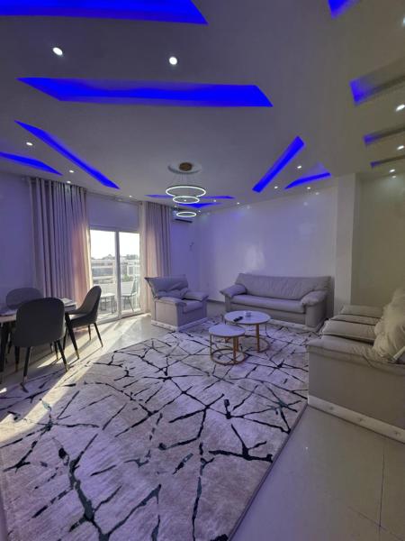 GLC Appartement, Nawakszut