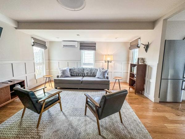 A la foto es mostra l'objecte The 4M Favorite House - Stunning & Spotless 2-Bed Apt (#3) situat a la ciutat de Ann Arbor.