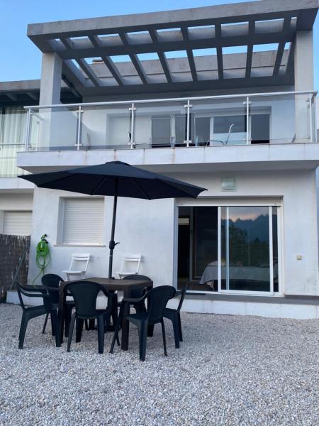 A la foto es mostra l'objecte Chalet Calpe mar y peñón situat a la ciutat de Calp.