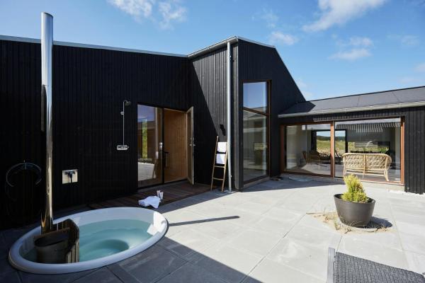 På billedet ses objektet Architect-Designed House Close To The North Sea beliggende i byen Vestervig.