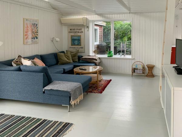Cozy Red Cottage By Kalø Vig With Seaview - Aarhus
