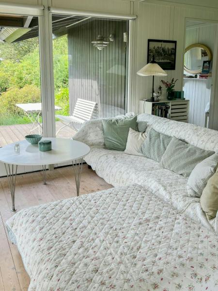 A la foto es mostra l'objecte Holiday Home By Kattegat And Hald Beach situat a la ciutat de Hundested.