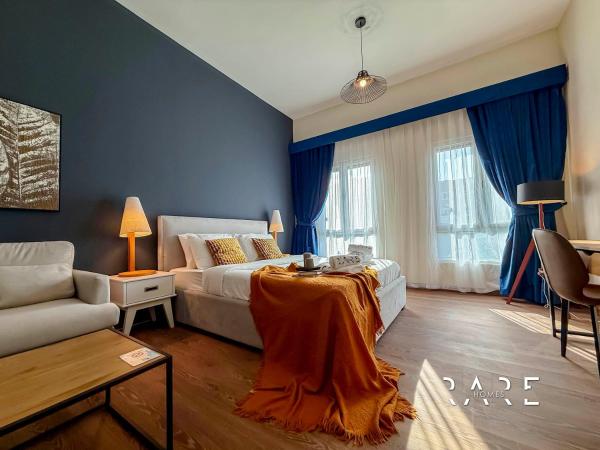A la foto es mostra l'objecte Rare Holiday Homes - Mediterranean Cluster - Near Metro - Discovery Garden - Building# Med 83 - R105 situat a la ciutat de Dubai.