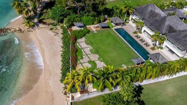 A la foto es mostra l'objecte Godings Beach House home situat a la ciutat de Saint Peter.