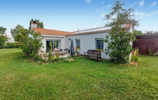 A la foto es mostra l'objecte Charmante Maison En Vendée situat a la ciutat de Commequiers.