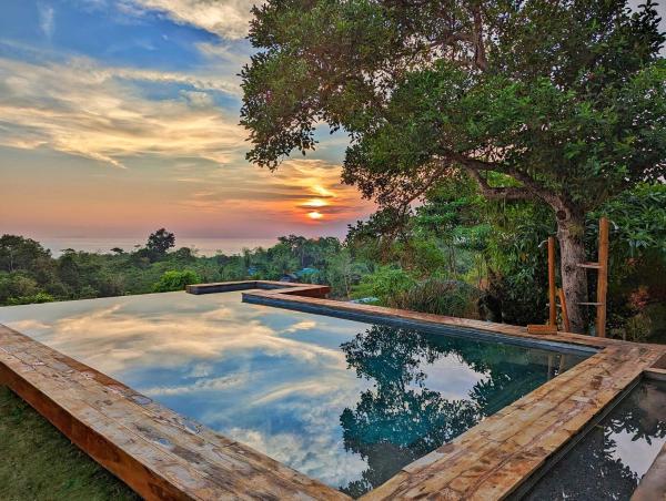 Nakabalo Guesthouse & Restaurant - Larena